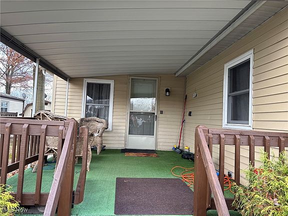 2nd image of 132 Coral Key Dr SE