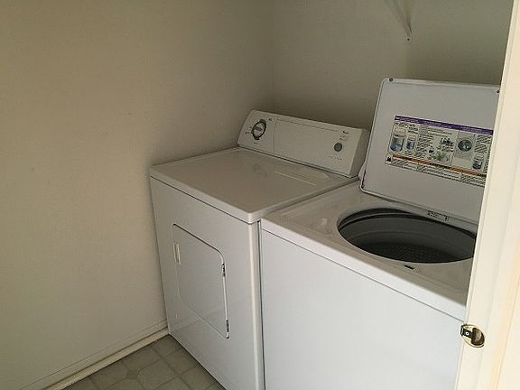 5th image of 1072 N Claremont Dr