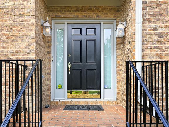 3rd image of 3716 Park Ridge Ln