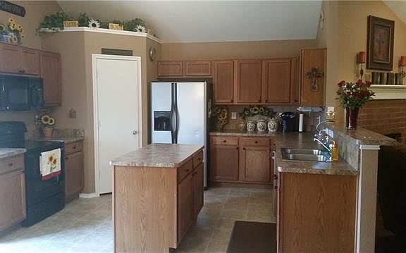 5th image of 105 Stonewood Way