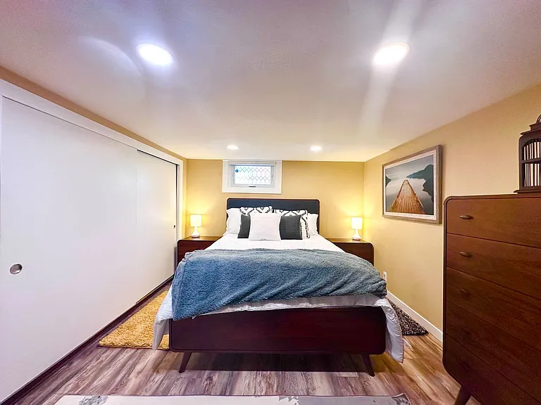 Modern Comfort Meets Convenience Fully Furnished 2-Bedroom ADU in Milwaukie! — Photo 11