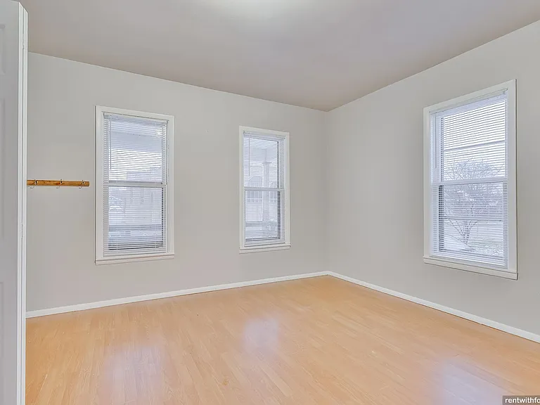 645 5th St. — Photo 3