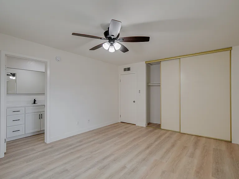536 E Cypress Ave #301 — Photo 10