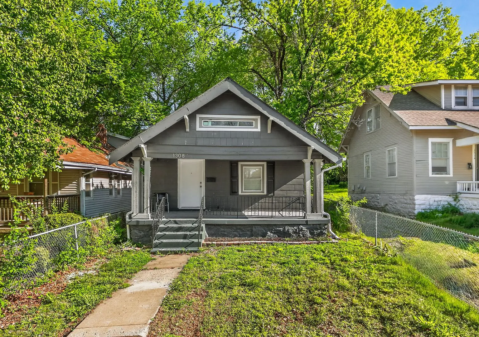 Charming 4-Bedroom Home Minutes from the Plaza & Brookside — Photo 1
