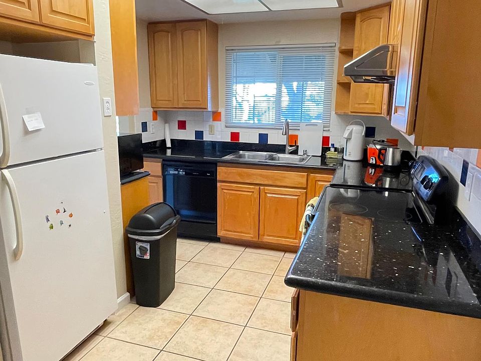 1st image of 3147 Kermath Dr