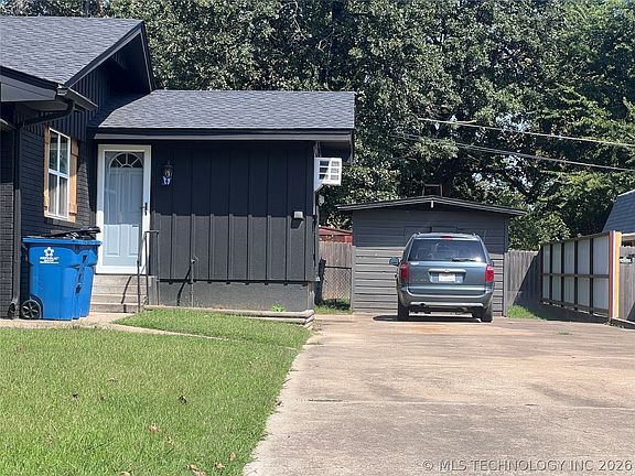 5th image of 701 Lampton Ln