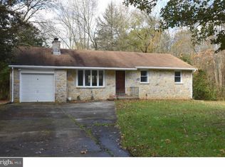 233 Whitehall Rd, Williamstown, NJ 08094