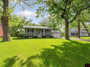 40499 520th St, North Mankato, MN 56003
