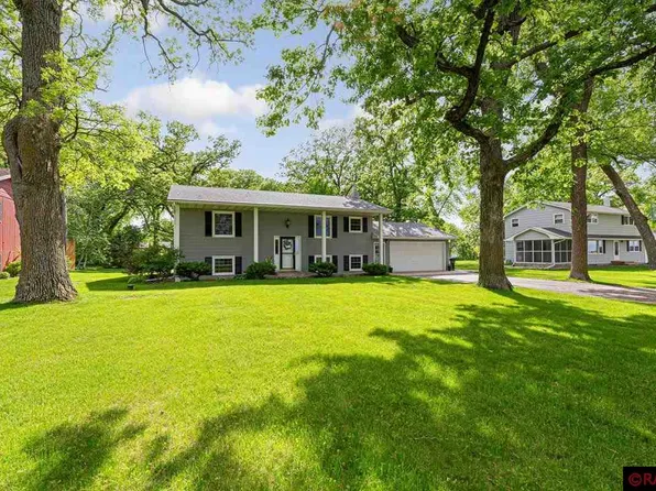 40499 520th St, North Mankato, MN 56003