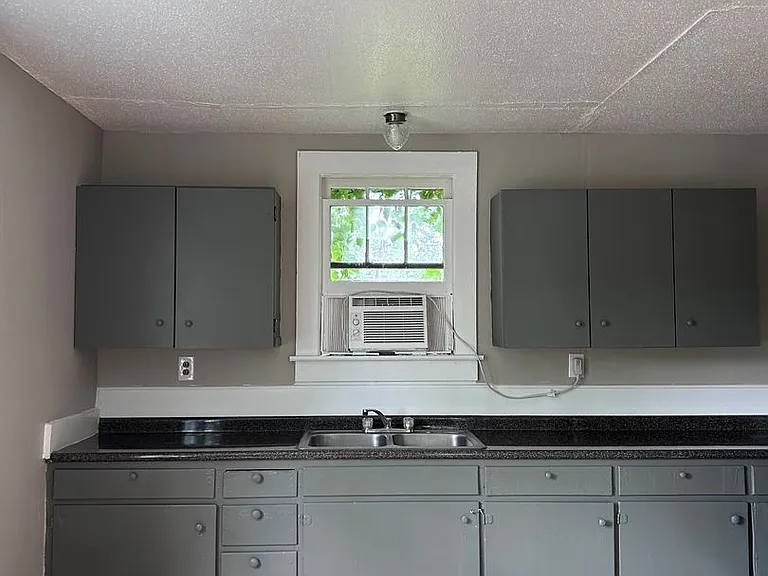 31 Crawley Ln — Photo 1