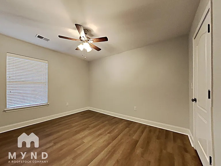 2086 Edgewood Dr — Photo 15