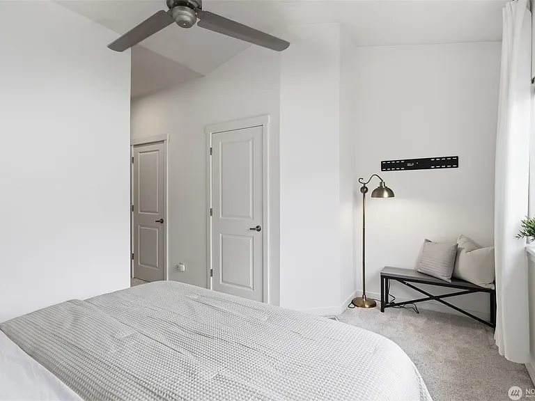 2225 NW Moraine Pl — Photo 18