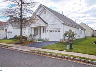 91 Hummingbird Dr, Hamilton, NJ 08690