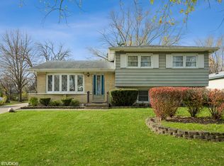 529 Merlin Dr, Schaumburg, IL 60193