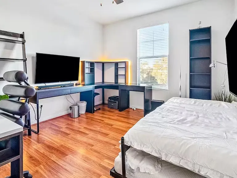 760 Harbor Cliff Way #118 — Photo 12