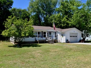 8368 Leecrest Blvd, Onekama, MI 49675