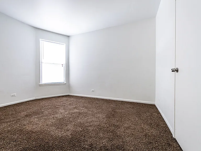 5051 S Forrestville — Photo 61