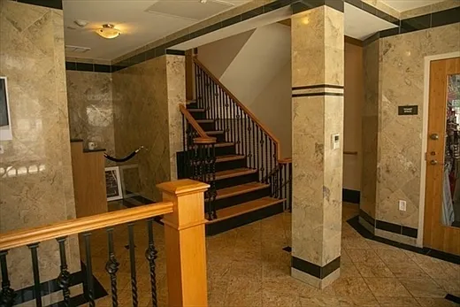 2 bed, 875 sqft, $3,900 — Photo 3