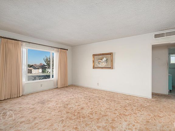 5th image of 313 E San Emidio St