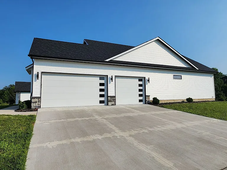6817 Timber Ct — Photo 3