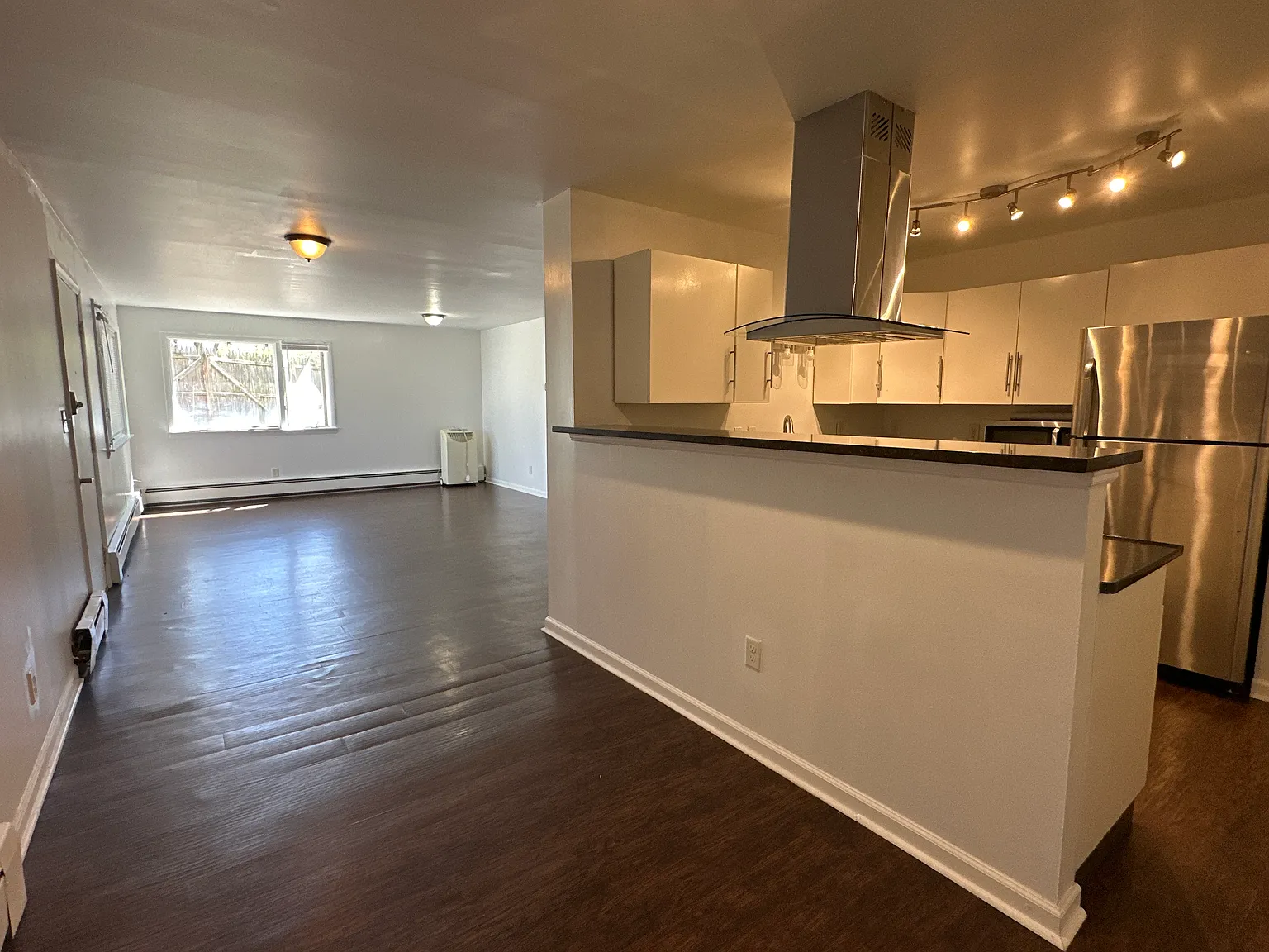 3 bed, 3590 sqft, $2,500 — Photo 4
