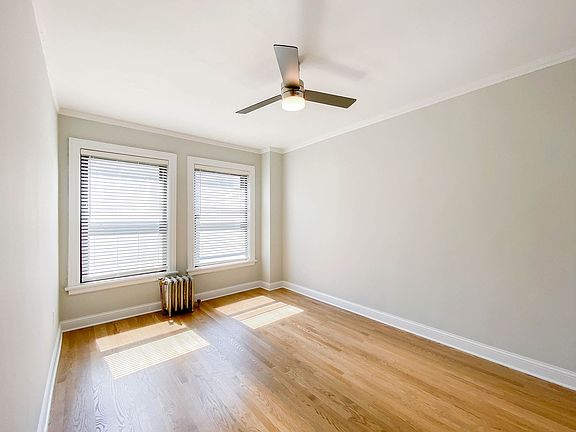 4th image of 522 W Briar Pl #3A