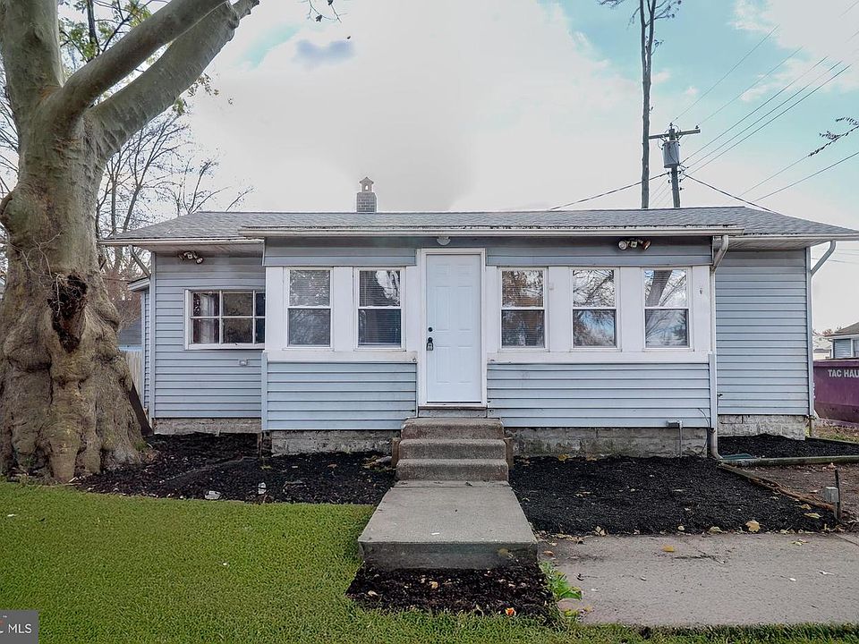 1st image of 40 Filmore St