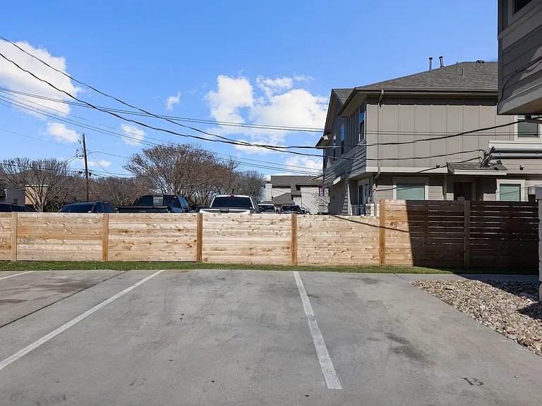 2215 Katy Ln #B — Photo 27