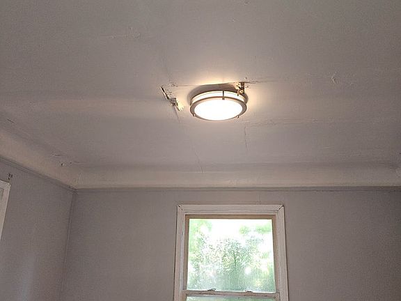2nd image of 15597 La Salle Blvd