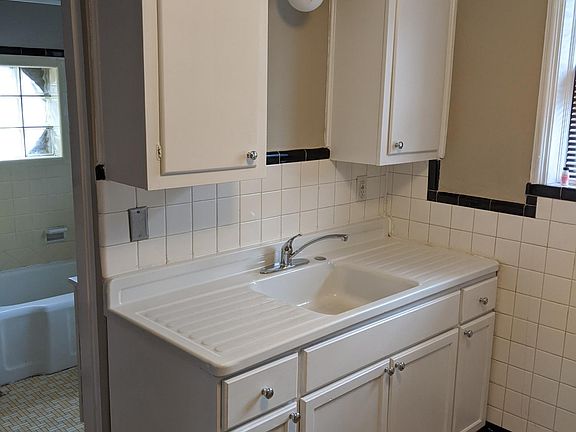 4th image of 3534 Brannon Ave #A