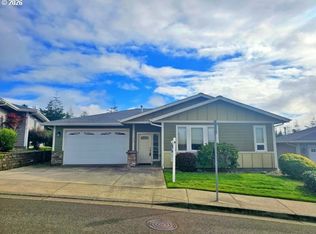 953 Inlet Loop, Coos Bay, OR 97420