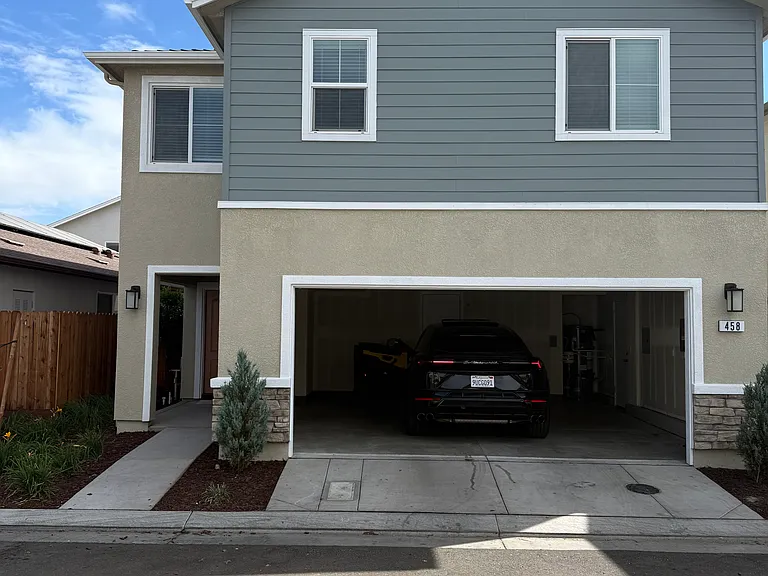 458 Peppercorn Dr — Photo 1