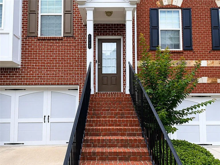 6065 Cameron Pointe — Photo 2