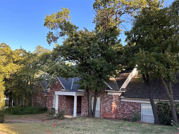 2701 Mission Dr, Edmond, OK 73034