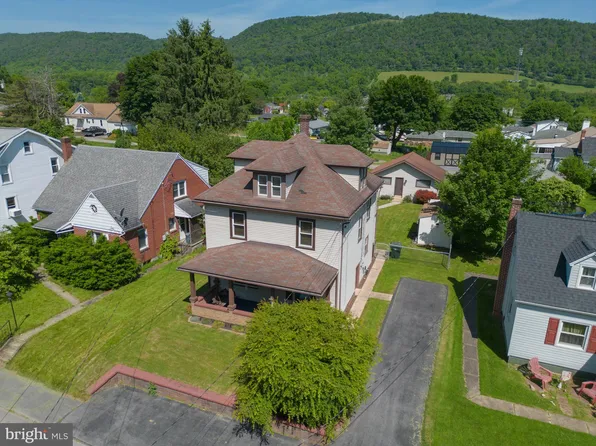 617 Halfmoon St, Bellefonte, PA 16823