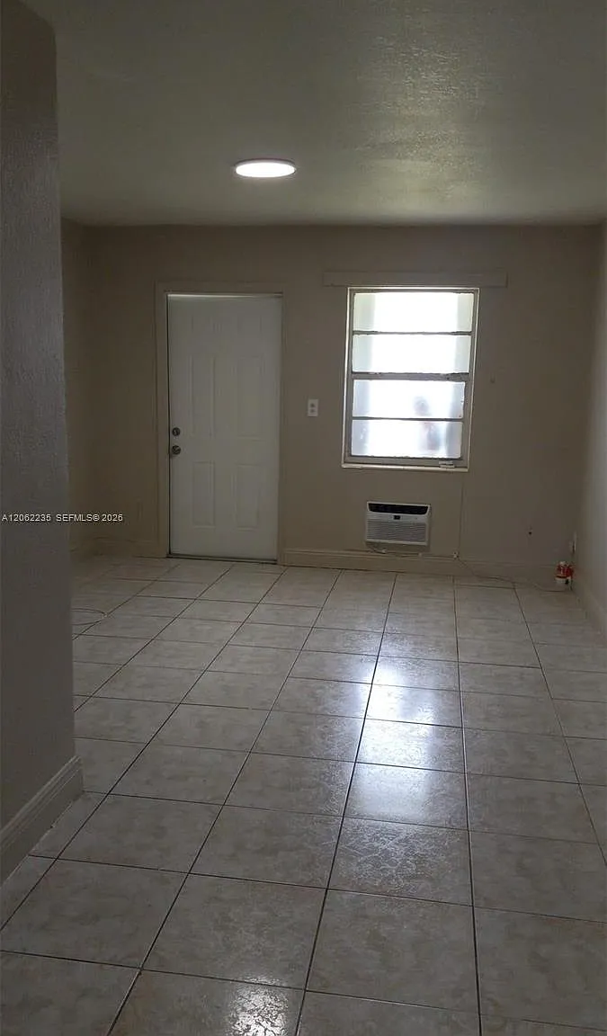 Coral Bay Manor — Photo 4