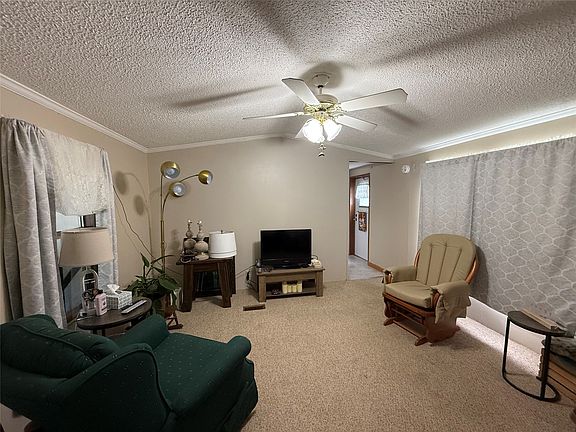 3rd image of 1637 Glenhaven Ln