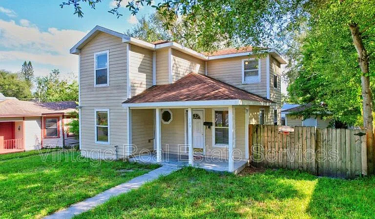 720 Newton Ave S — Photo 1