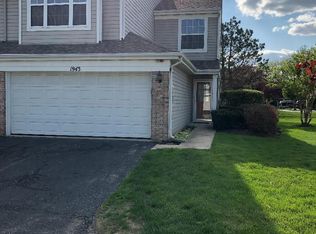 1943 Town Dr, Naperville, IL 60565