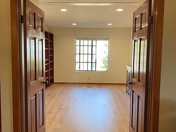 5th image of 8880 Villa La Jolla Dr Unit 213