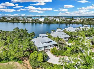 38 Seawatch Lake Dr, Cape Haze, FL 33921