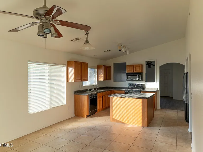 1759 W Wilson Ave — Photo 4