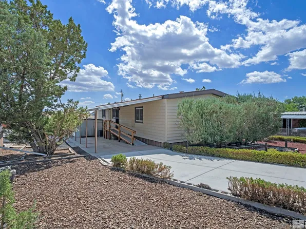 6340 Leon Dr, Sun Valley, NV 89433