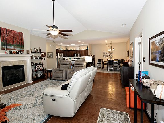 4th image of 5655 Jones Dr