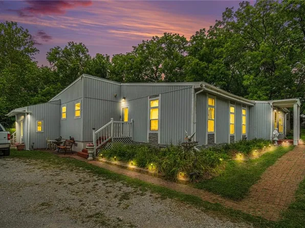 8004 E 69th St, Kansas City, MO 64133