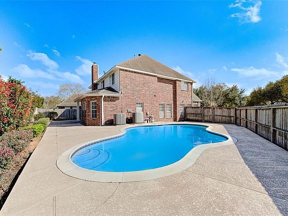 2nd image of 13914 Charlton Way Dr