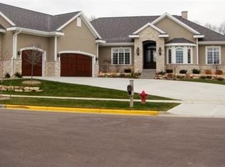 1712 Bellewood Dr, Waunakee, WI 53597