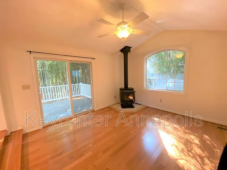 1161 Green Holly Dr — Photo 12