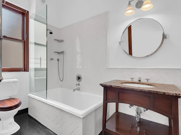 14 Sutton Place South image 9 of 10