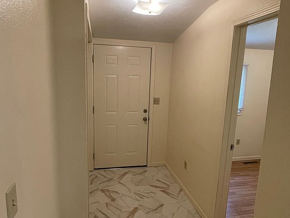 5th image of 811 W Poplar St #811